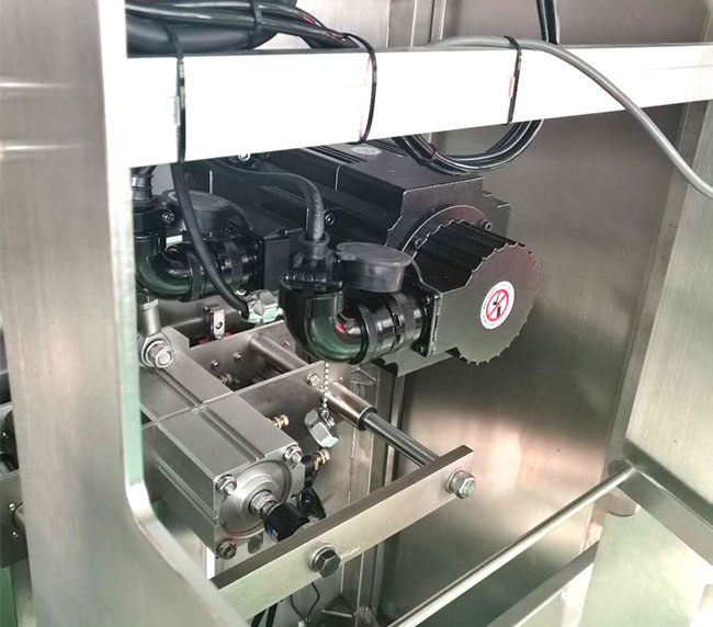 小型自動(dòng)火鍋底料包裝機(jī)廠家細(xì)節(jié)實(shí)拍