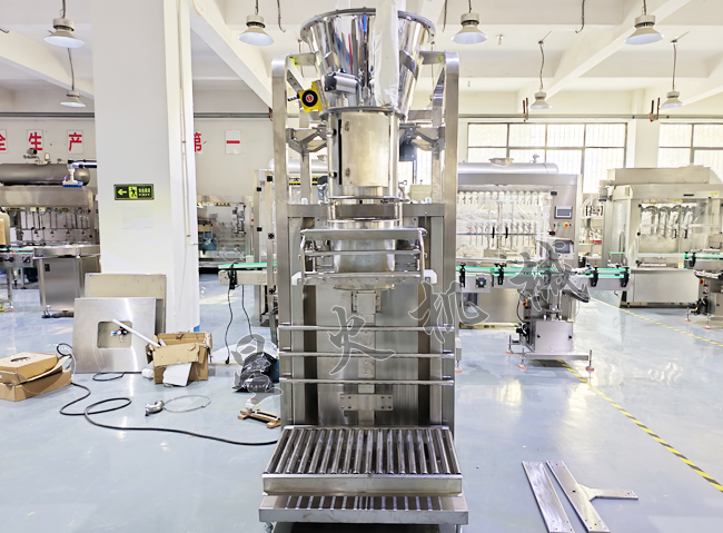 25kg粉末稱重包裝機(jī)設(shè)備展示