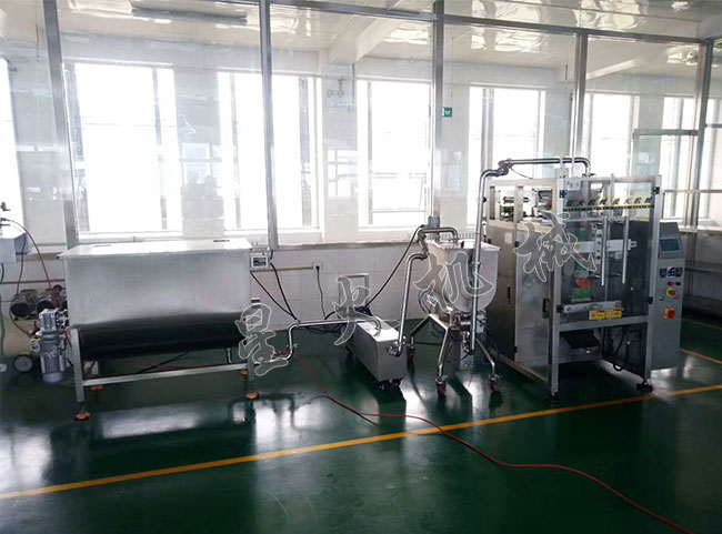 全自動(dòng)拌飯醬包裝機(jī)案例實(shí)拍